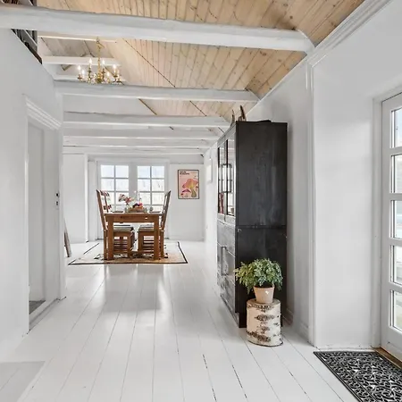 Pet Friendly In * Karby