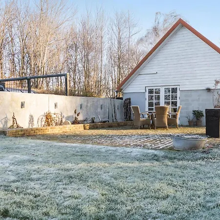 Дом отдыха Pet Friendly In *